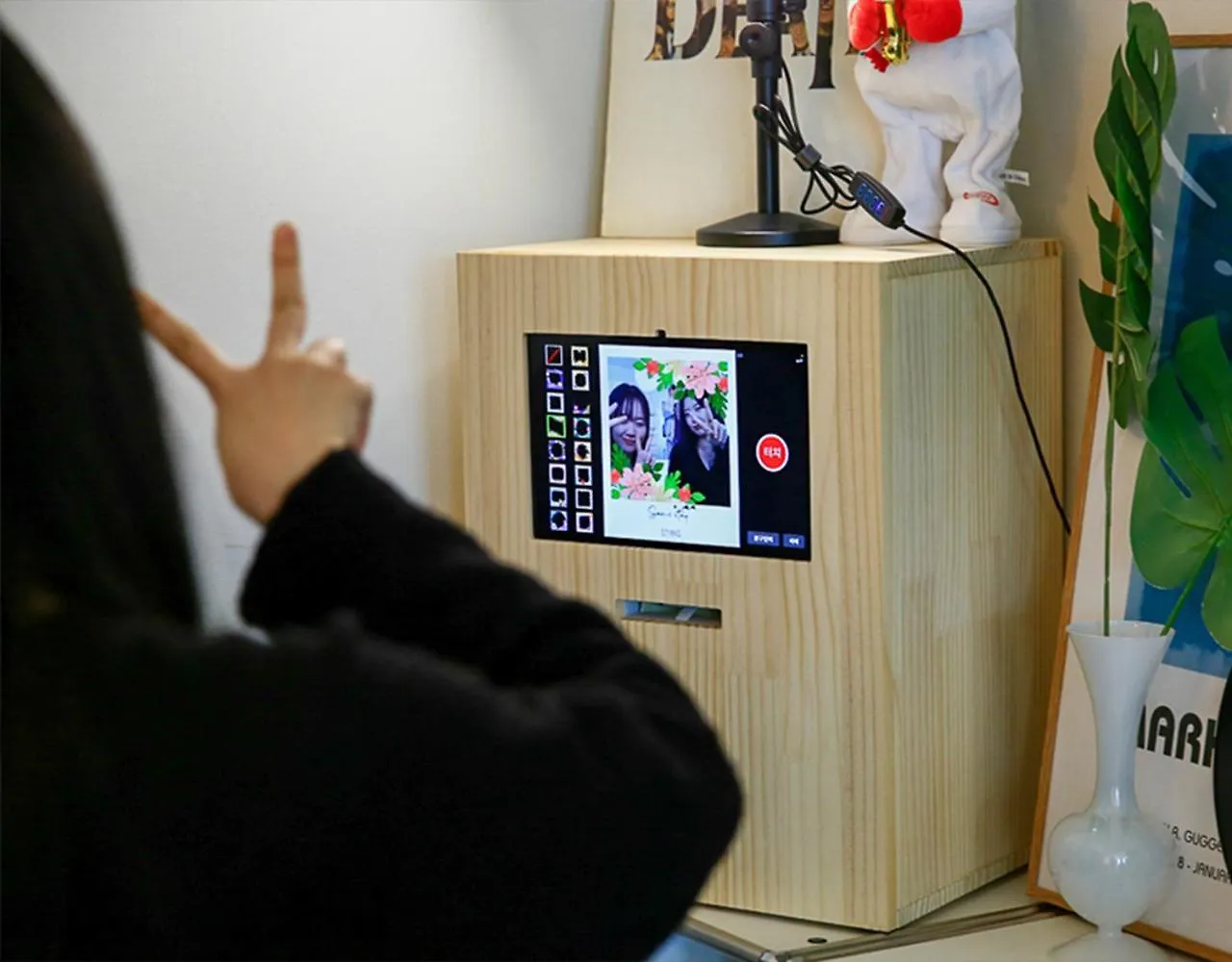 Sans Stay, Free Wine, Projector, 3Min Station 서울특별시